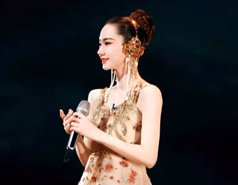 《乘風2024》出現尷尬一幕，陳麗君被超越，就連戚薇都被甩開差距