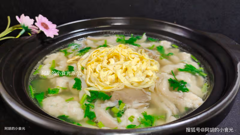 雞湯、骨湯不如這碗湯!花錢少又鮮滑,夏天經常來一碗,喚醒食慾、還不膩