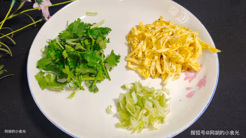 雞湯、骨湯不如這碗湯!花錢少又鮮滑,夏天經常來一碗,喚醒食慾、還不膩