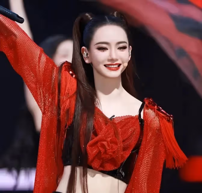 李承鉉又雙叒叕表白戚薇了!527諧音我愛戚,今年已是第10年