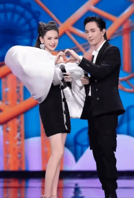 李承鉉又雙叒叕表白戚薇了!527諧音我愛戚,今年已是第10年