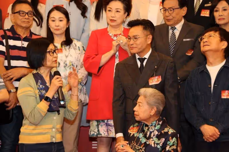 TVB視帝離婚後首現身！強調沒第三者！兩個小孩也很體諒