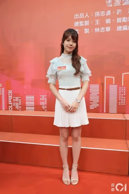 22歲是非港姐首次拍劇,大曬近照被傳鼻子整了!變得更美