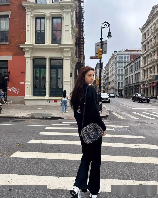 任達華女兒大曬靚照,20歲上美國名校!身高180cm外形出眾!