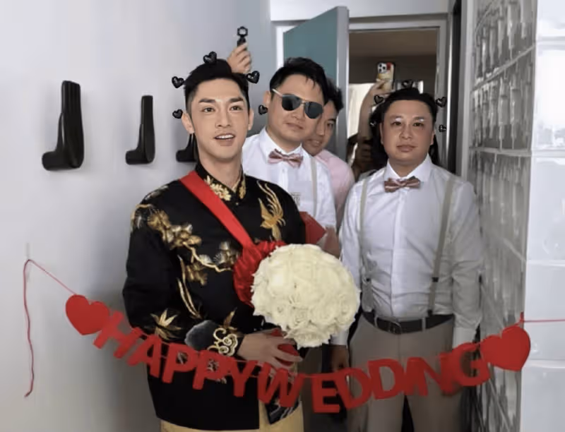 恭喜！香港知名帥氣男星大婚，與網紅妻子在洞房之夜努力造人
