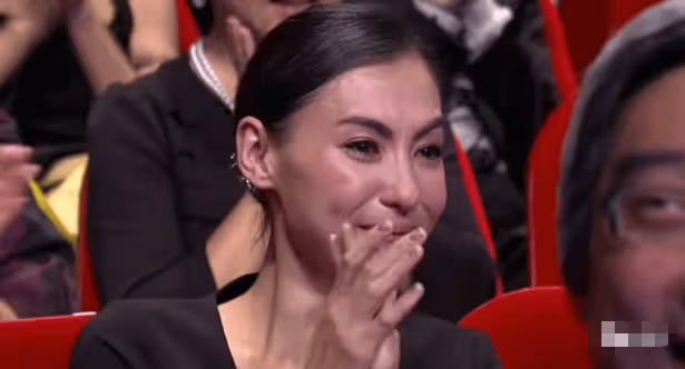 謝霆鋒無法忍受!回應張柏芝三胎生父,這下王菲坐不住了!