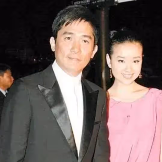 董潔和潘粵明懷二胎復合?兒子顏值神似梁朝偉,網友表示這是奇蹟