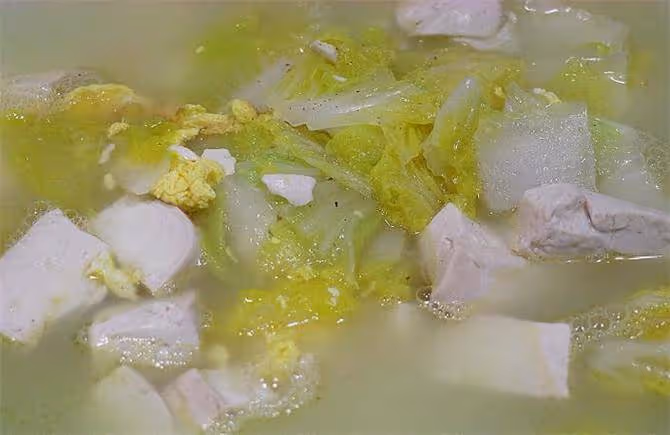 秋天就要多喝湯,這個白菜豆腐湯,清淡爽口又解膩,簡單又好吃