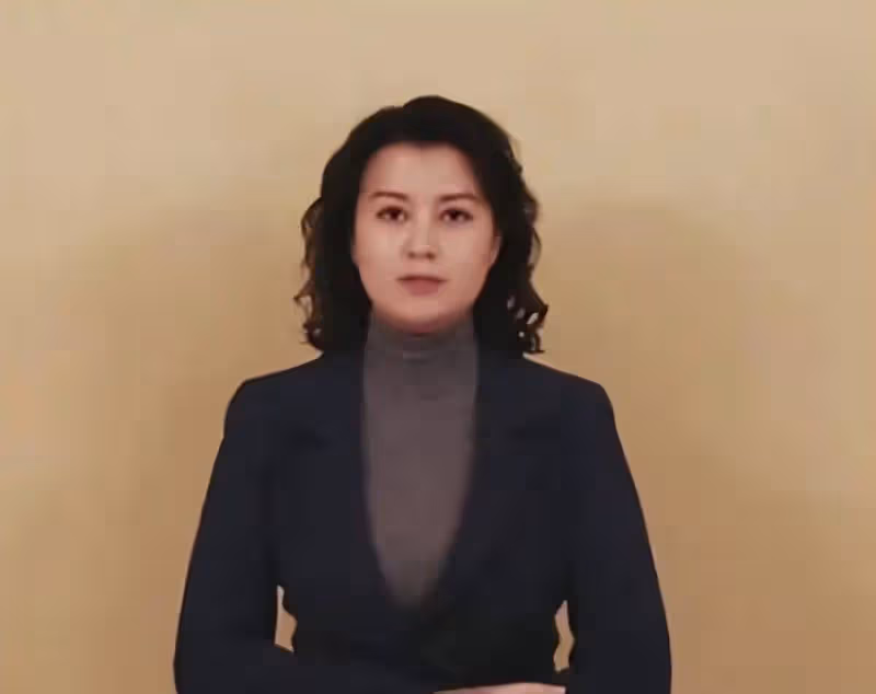 史蘭芽從容老去多好啊,腿粗臀寬就穿襯衫裙,珠圓玉潤卻一臉貴氣