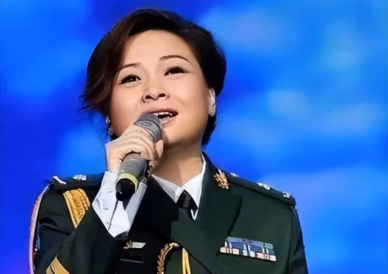 她登上春晚後消失,一個錯誤影響20年,如今她一開口,還如當年?