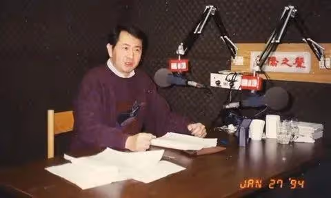 TVB配音王傳家中離世,當年一句「無線電視翡翠台」成港人集體回憶