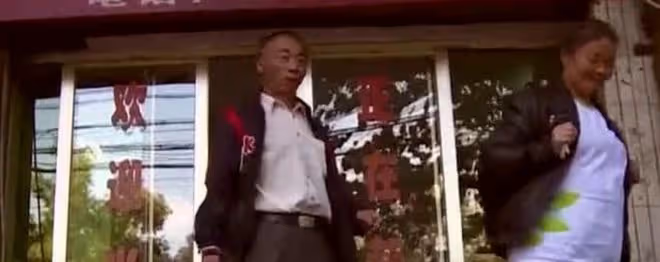 2014年,湖北大媽在長江游泳時醉倒睡著,10小時漂了75公里到江西