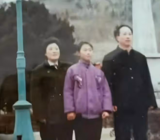 回顧獨生女曹茜父母送她出國留學,她卻忍心多年不回家,是為啥