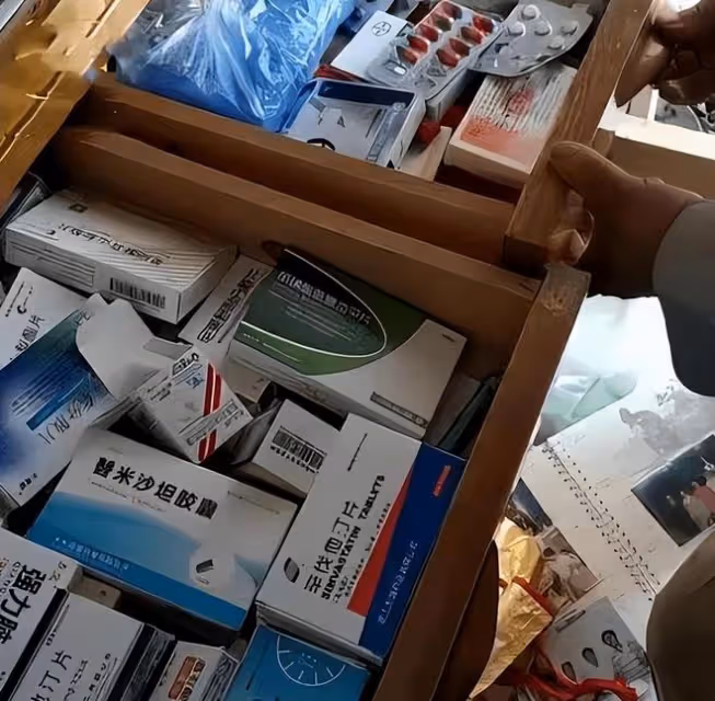 回顧獨生女曹茜父母送她出國留學,她卻忍心多年不回家,是為啥