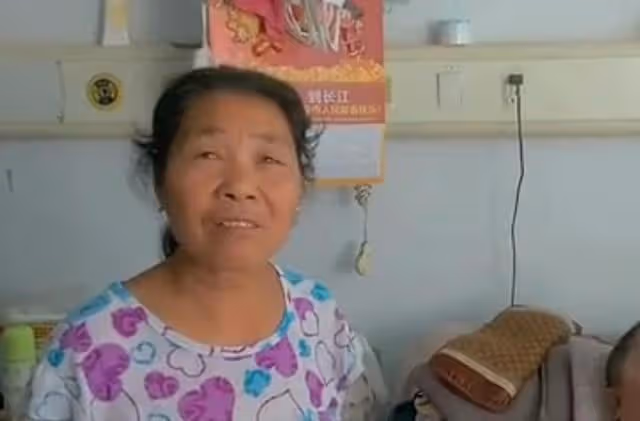 回顧：2006年，女婿被砸成植物人，岳母伺候10年，女婿終於醒了