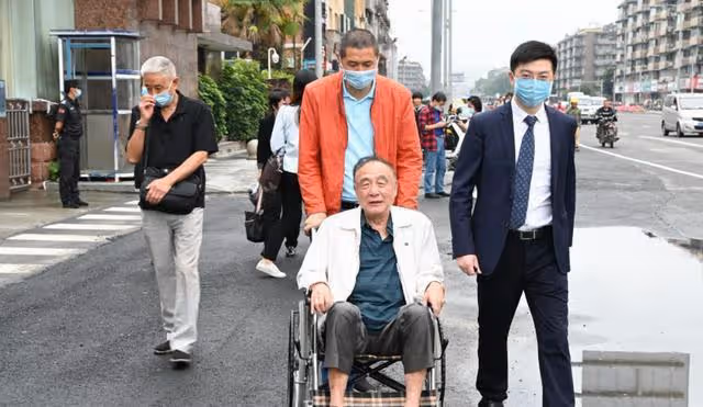 回顧:成都80歲老人被判離婚,財產要被分走一半,老人十分委屈