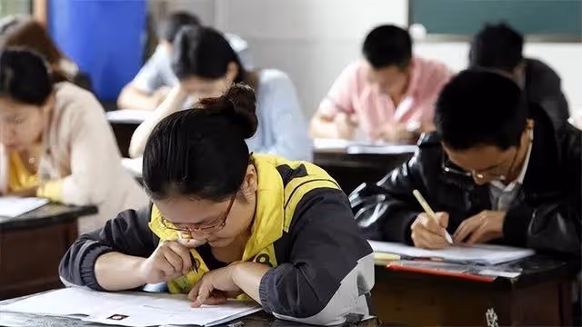 回顧一學霸放棄保送清華，說要享受高考過程，後來他考了多少分？