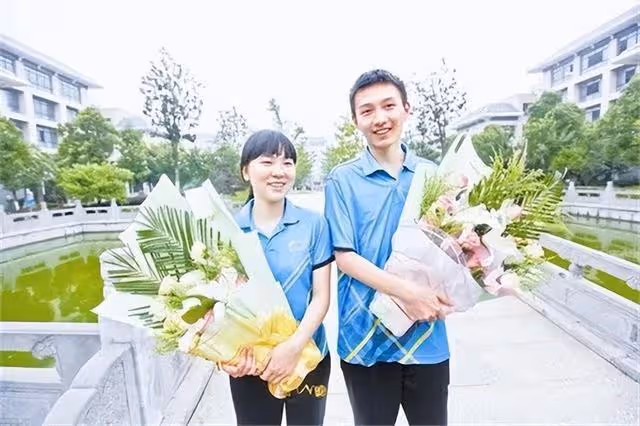 回顧一學霸放棄保送清華，說要享受高考過程，後來他考了多少分？