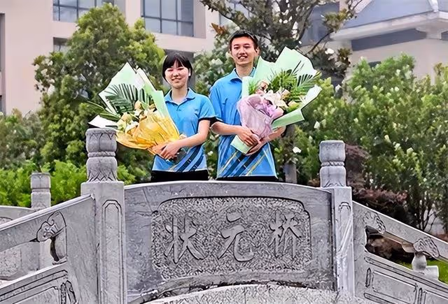回顧一學霸放棄保送清華，說要享受高考過程，後來他考了多少分？
