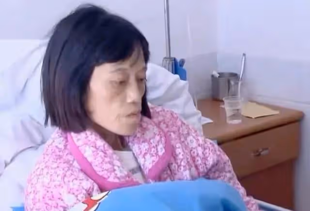 回顧:單親媽媽患癌症,親戚們拒絕幫她養2個兒子,現在如何?
