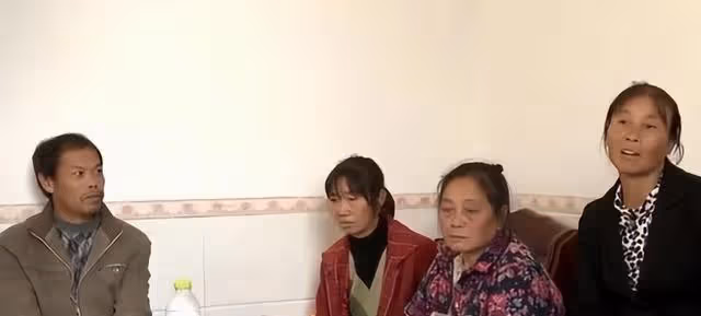 回顧:單親媽媽患癌症,親戚們拒絕幫她養2個兒子,現在如何?