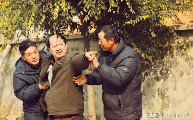 父親在我家居住8年,過年喝酒說我不孝,年後讓我哥把他一起帶走