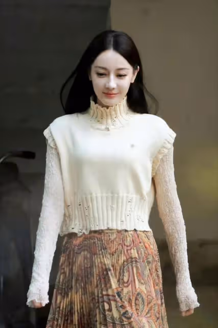 楊紫和迪麗熱巴敢於突破的穿搭，不如白鹿對時尚元素的理解和駕馭