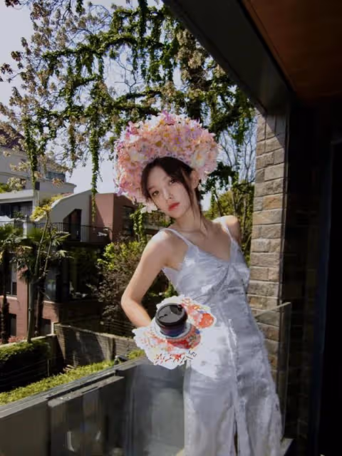 宋妍霏和程瀟優雅浪漫的弔帶裙,不如虞書欣甜辣時尚又迷人