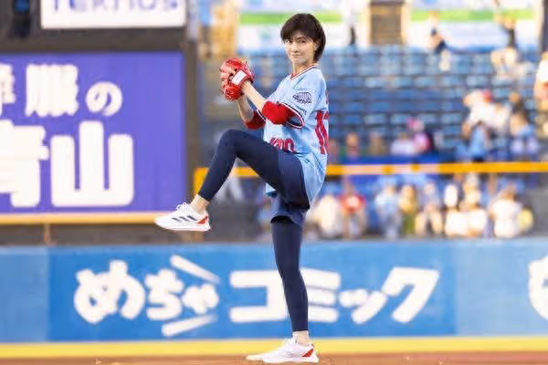 48歲內田有紀為日職開球!不老神顏美翻網「太離奇根本高中女生」