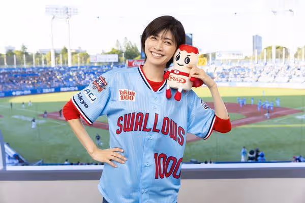 48歲內田有紀為日職開球!不老神顏美翻網「太離奇根本高中女生」