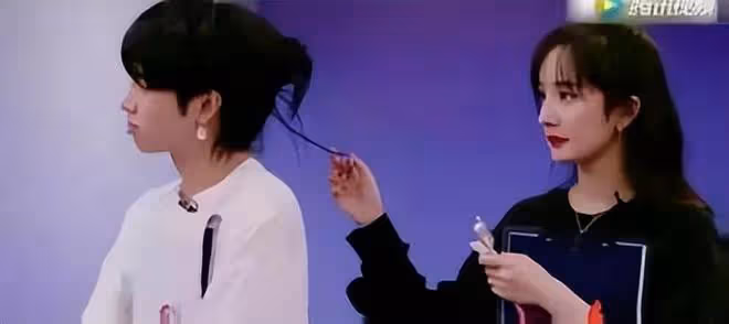 本以為楊冪是萬人迷,直到看到許凱龔俊華晨宇對她的嫌棄,我懂了