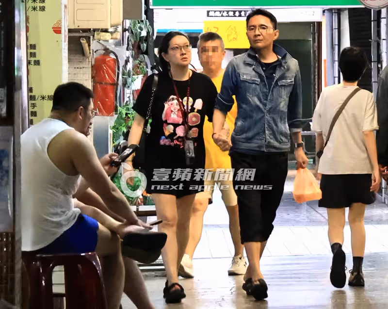 壹蘋10點強打｜林立洋鬧婚變大復合！緊扣嬌妻嗑海鮮　挨譙「騙吃騙住」後同吃同住（狗仔直擊）
