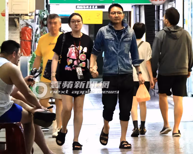 壹蘋10點強打｜林立洋鬧婚變大復合！緊扣嬌妻嗑海鮮　挨譙「騙吃騙住」後同吃同住（狗仔直擊）