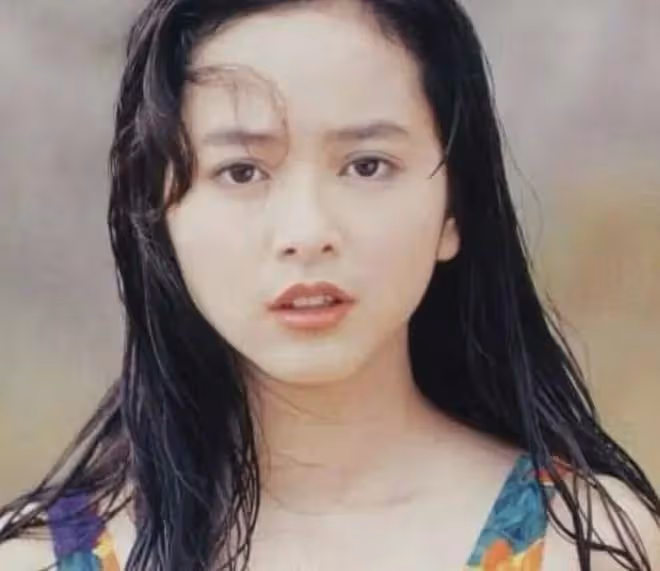 她17歲紅遍亞洲，拒嫁林志穎，27歲淪為「豪門棄婦」，如今怎樣了