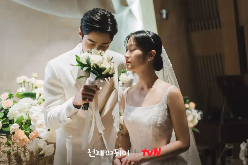 《背著善宰跑》結局甜翻粉絲　金惠奫婚紗非孫藝真同款照樣仙爆