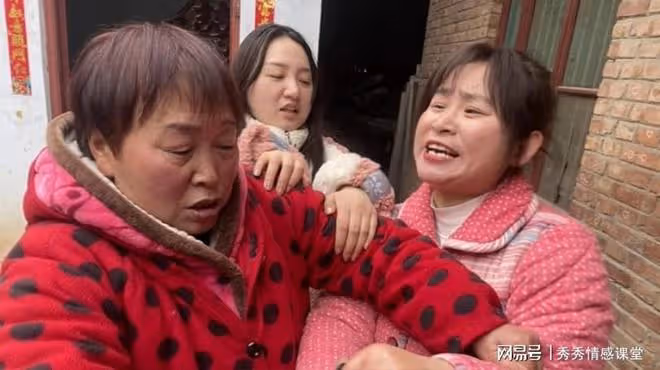 拆遷後想分女兒30萬,本以為兒媳會反對,她一番話婆婆紅了眼眶