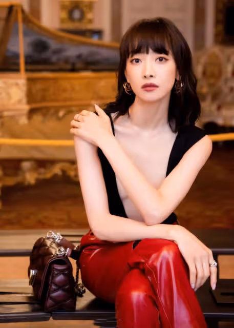 宋茜好大膽!鍾楚曦好美!這個品牌賺大了,代言人和品牌大使比美