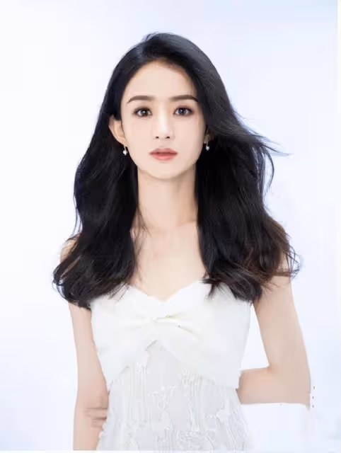趙麗穎不愧為拚命三娘,拍新劇身材又暴瘦,蝴蝶結白裙少女感十足