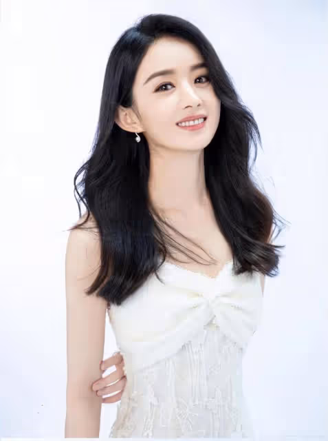 趙麗穎不愧為拚命三娘,拍新劇身材又暴瘦,蝴蝶結白裙少女感十足