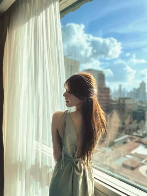 趙露思:甜美可愛與清冷時尚的碰撞,穿出多變性感與舒適休閒!