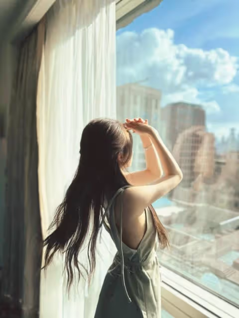 趙露思:甜美可愛與清冷時尚的碰撞,穿出多變性感與舒適休閒!