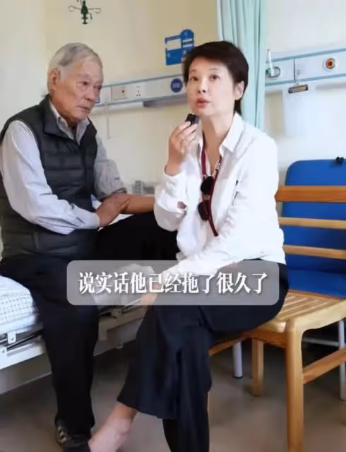 50歲袁立素顏發福似路人,三婚嫁普通人,退圈多年堅持做慈善