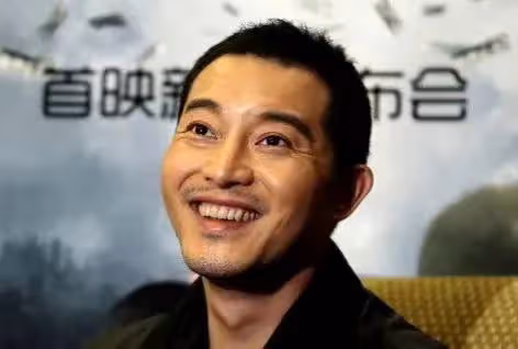 沙溢牙白到失真,金晨烤瓷牙出戲,明星假牙各有各的尷尬