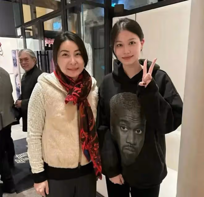 42歲郭晶晶拍雜誌大片,身材曼妙很驚艷,霍家的眼光太毒辣