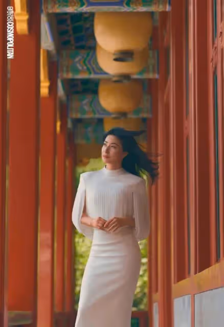 42歲郭晶晶拍雜誌大片,身材曼妙很驚艷,霍家的眼光太毒辣