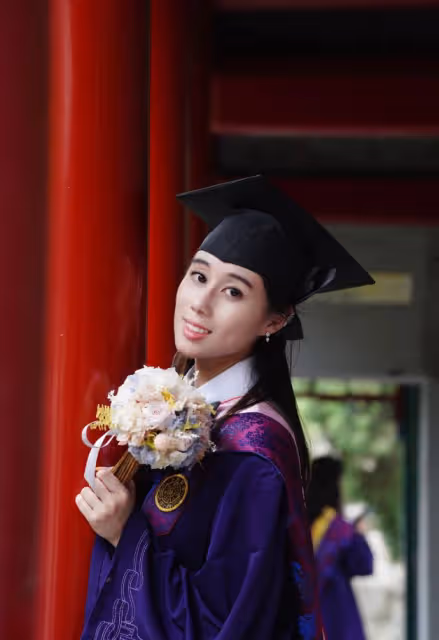 何超盈獲博士學位,被「瞧不起」的賭王四房,其實都是學霸