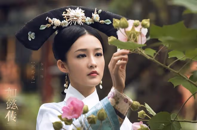 慶餘年2:美不過王楚然,媚不過王曉晨,她憑啥第一個被央視點名