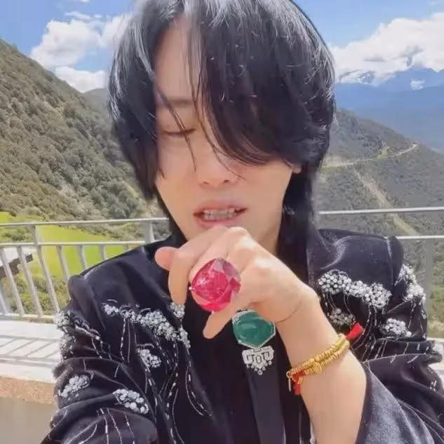 「身家十億」的大網紅涼了,可笑的是他越炫富、越致富