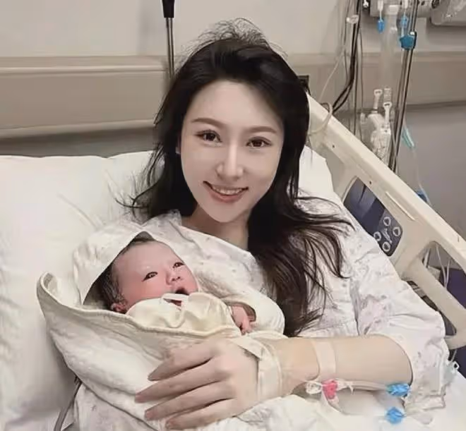 外公是影帝,舅舅是陳佩斯,爸爸是「趙雲」,她卻是「網紅」?