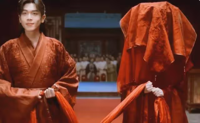 年近半百卻風韻猶存,「不老女神」李小冉,真的是年齡越大越驚艷